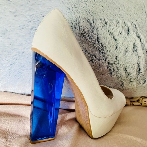 ❤️Stunning❤️ Beau & Ashe Blue Lucite Heeled Platforms - Picture 3 of 11